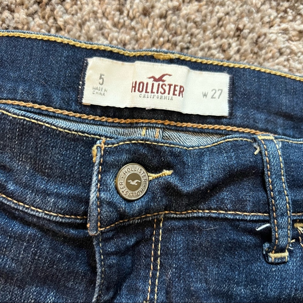 Size 5 Hollister low rise denim shorts - Picture 2 of 4